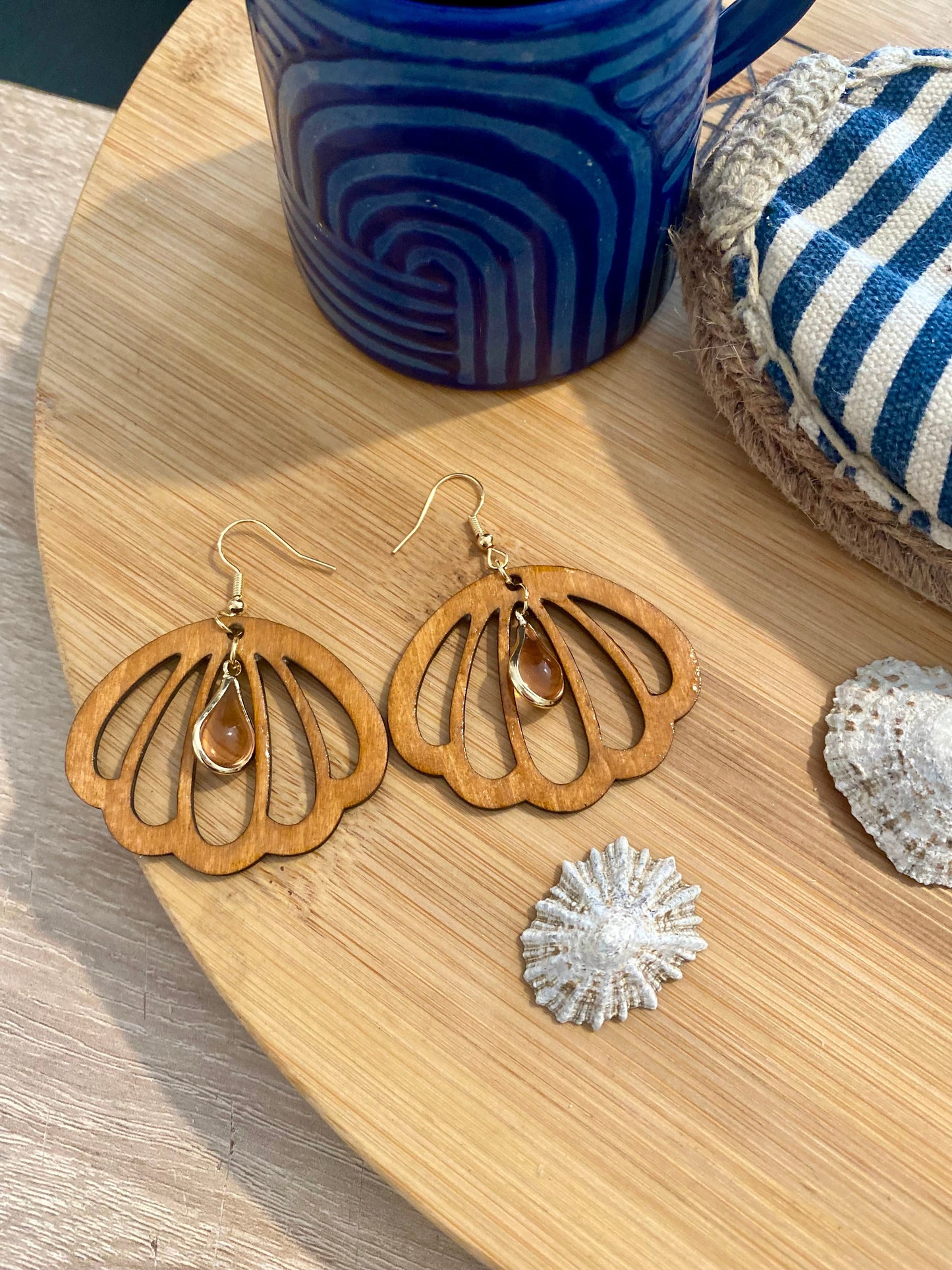 Boucles d'oreille coquillage bois et perles